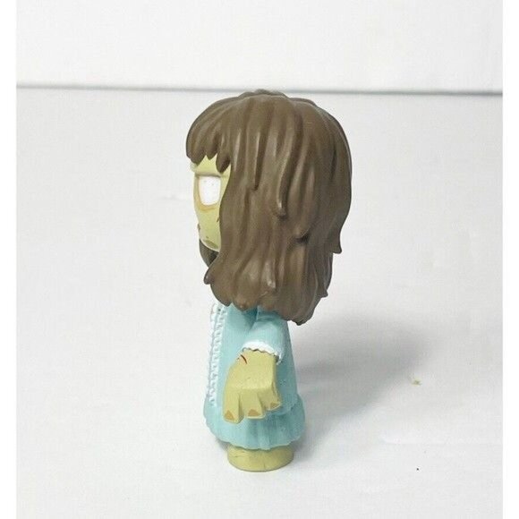 Funko Horror Classic Mystery Mini Series 3 Regan from The Exorcist - Picture 4 of 6